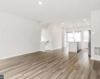405 17th Avenue - Photo Thumbnail 9