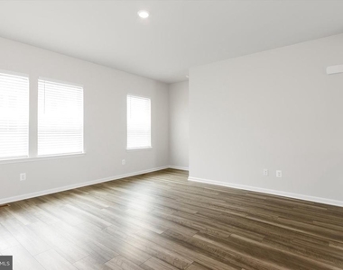 405 17th Avenue - Photo Thumbnail 8