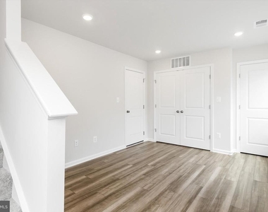 405 17th Avenue - Photo Thumbnail 3