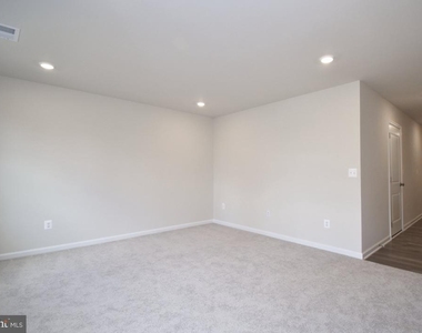 99 Gray Silver Road - Photo Thumbnail 7