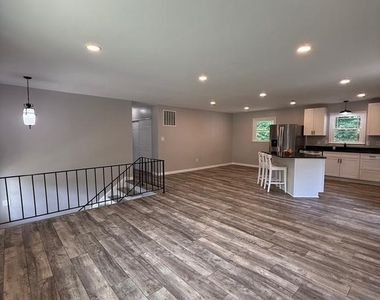 238 Betty Lewis Drive - Photo Thumbnail 7