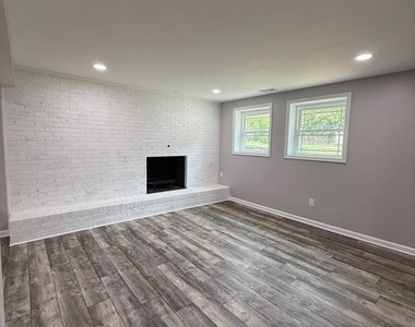 238 Betty Lewis Drive - Photo Thumbnail 18