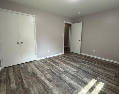 238 Betty Lewis Drive - Photo Thumbnail 16