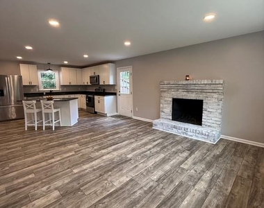238 Betty Lewis Drive - Photo Thumbnail 8