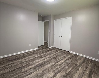 238 Betty Lewis Drive - Photo Thumbnail 14