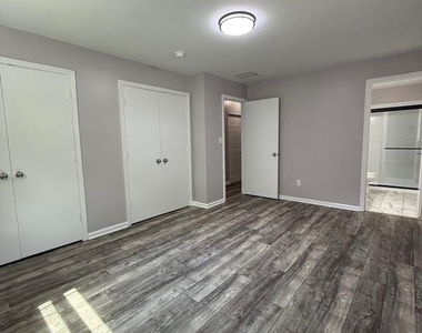 238 Betty Lewis Drive - Photo Thumbnail 12