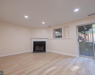 12866 Hyannis Lane - Photo Thumbnail 14