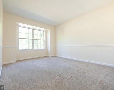 12866 Hyannis Lane - Photo Thumbnail 4