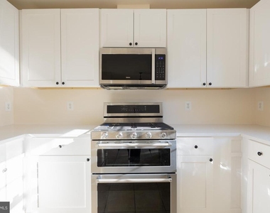 12866 Hyannis Lane - Photo Thumbnail 2