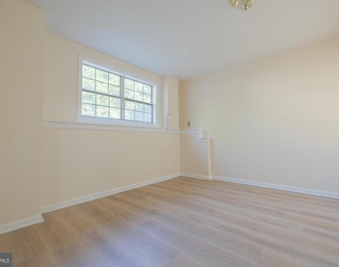 12866 Hyannis Lane - Photo Thumbnail 17