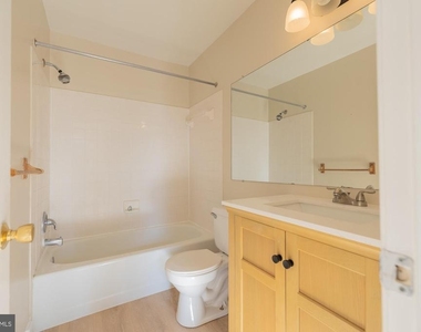 12866 Hyannis Lane - Photo Thumbnail 11