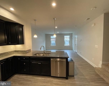 42595 Burbank Terrace - Photo Thumbnail 6