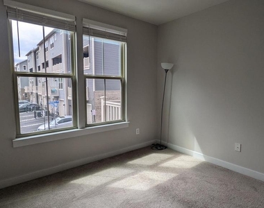 42595 Burbank Terrace - Photo Thumbnail 23