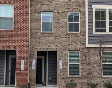 42595 Burbank Terrace - Photo Thumbnail 1