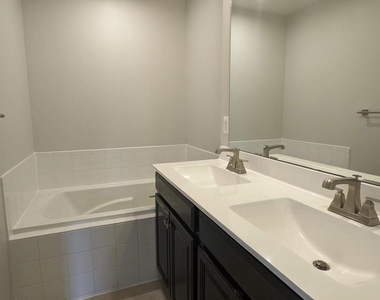 42595 Burbank Terrace - Photo Thumbnail 17