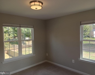 345 Silver Ridge Drive - Photo Thumbnail 15