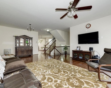 22677 Flowing Spring Square - Photo Thumbnail 3