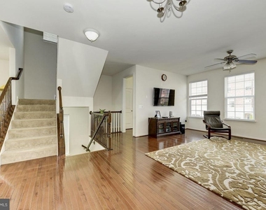 22677 Flowing Spring Square - Photo Thumbnail 4