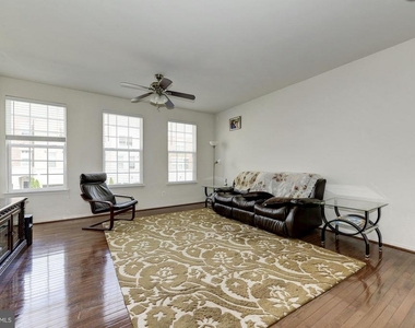 22677 Flowing Spring Square - Photo Thumbnail 1