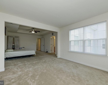 22677 Flowing Spring Square - Photo Thumbnail 17