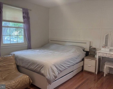 4360 Greenberry Lane - Photo Thumbnail 5