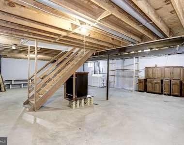 9012 Penn Manor Court - Photo Thumbnail 30