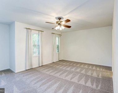 9012 Penn Manor Court - Photo Thumbnail 20