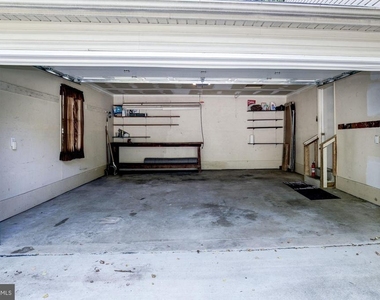 9012 Penn Manor Court - Photo Thumbnail 32