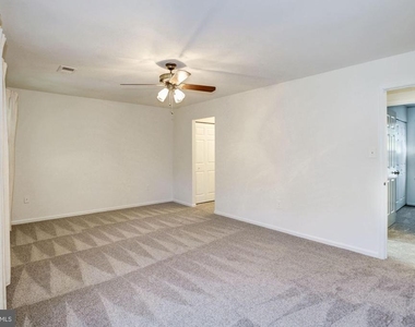 9012 Penn Manor Court - Photo Thumbnail 21