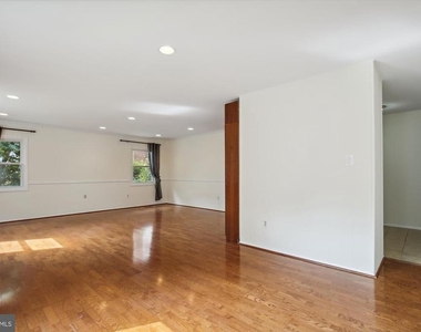 4607 Marshall Hall Lane - Photo Thumbnail 10