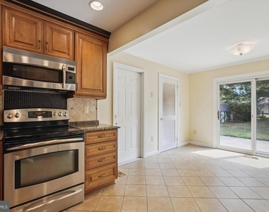 4607 Marshall Hall Lane - Photo Thumbnail 14