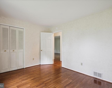 4607 Marshall Hall Lane - Photo Thumbnail 26