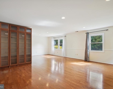 4607 Marshall Hall Lane - Photo Thumbnail 4