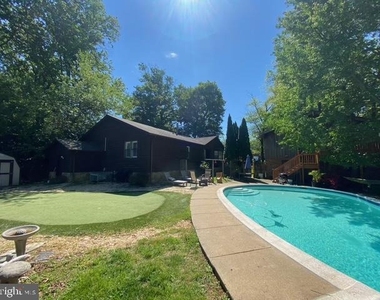 6914 Chelsea Road - Photo Thumbnail 11