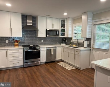 6914 Chelsea Road - Photo Thumbnail 2