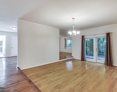 7220 Vistas Lane - Photo Thumbnail 15