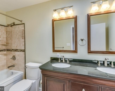 7220 Vistas Lane - Photo Thumbnail 18