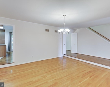 7220 Vistas Lane - Photo Thumbnail 13