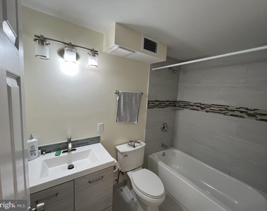 7220 Vistas Lane - Photo Thumbnail 23