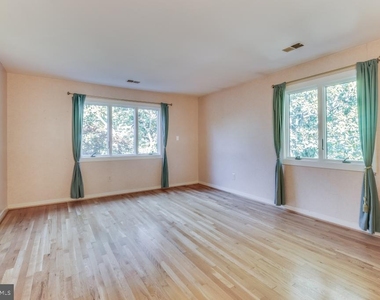 7220 Vistas Lane - Photo Thumbnail 19