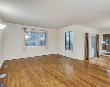 7220 Vistas Lane - Photo Thumbnail 12