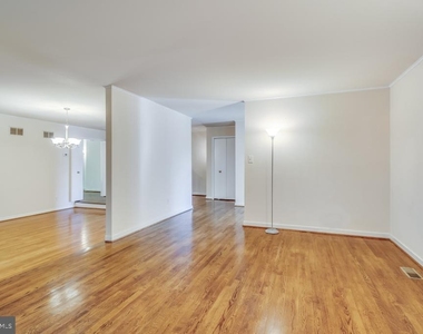 7220 Vistas Lane - Photo Thumbnail 11