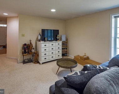 3945 Kathryn Jean Court - Photo Thumbnail 3
