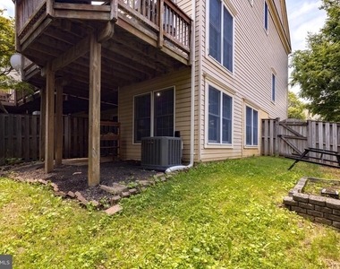 3945 Kathryn Jean Court - Photo Thumbnail 6