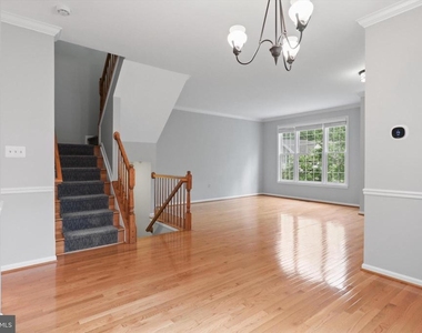 11300 Fairwind Way - Photo Thumbnail 9