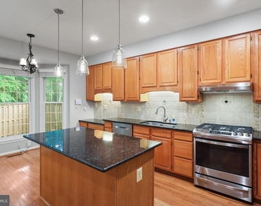 11300 Fairwind Way - Photo Thumbnail 15