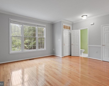 11300 Fairwind Way - Photo Thumbnail 4
