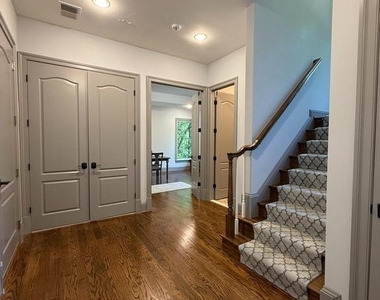 8747 Brook Road - Photo Thumbnail 4
