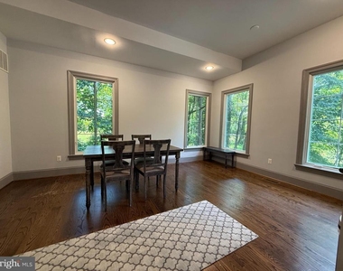 8747 Brook Road - Photo Thumbnail 6