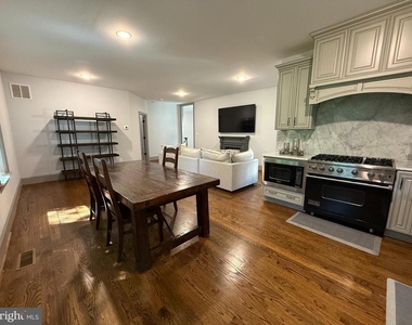 8747 Brook Road - Photo Thumbnail 12